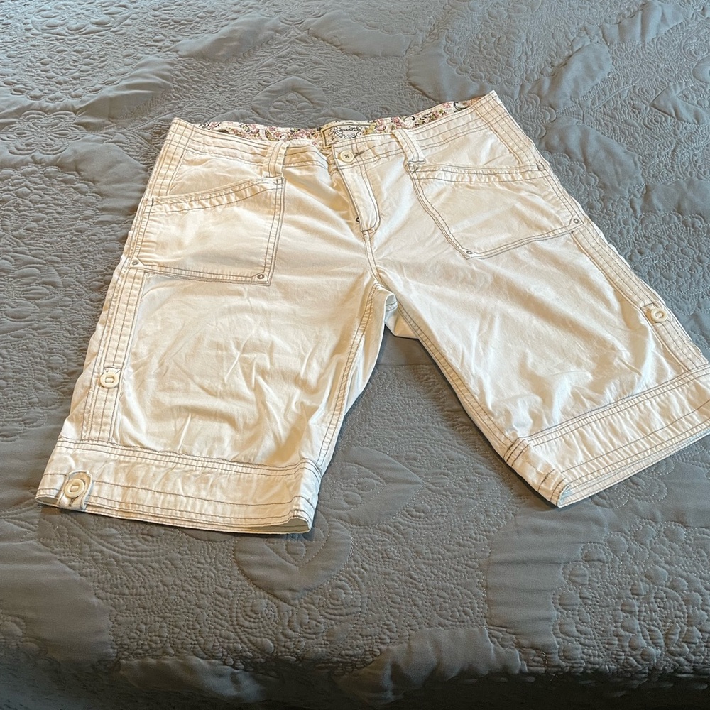 Off white cotton Aventura shorts. Size 12